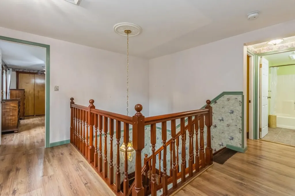 18 Lockhart Lane Highland NY 12528