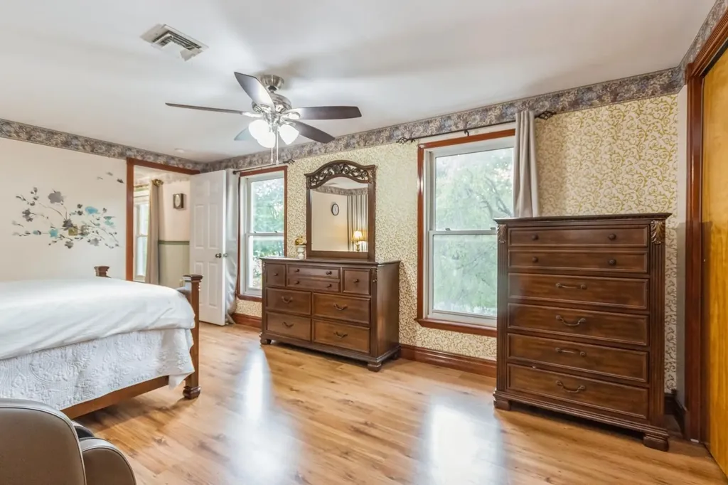 18 Lockhart Lane Highland NY 12528