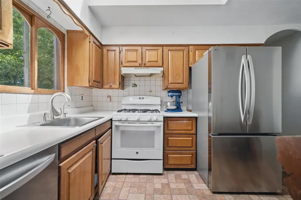 1 Elyise Road Monsey NY 10952