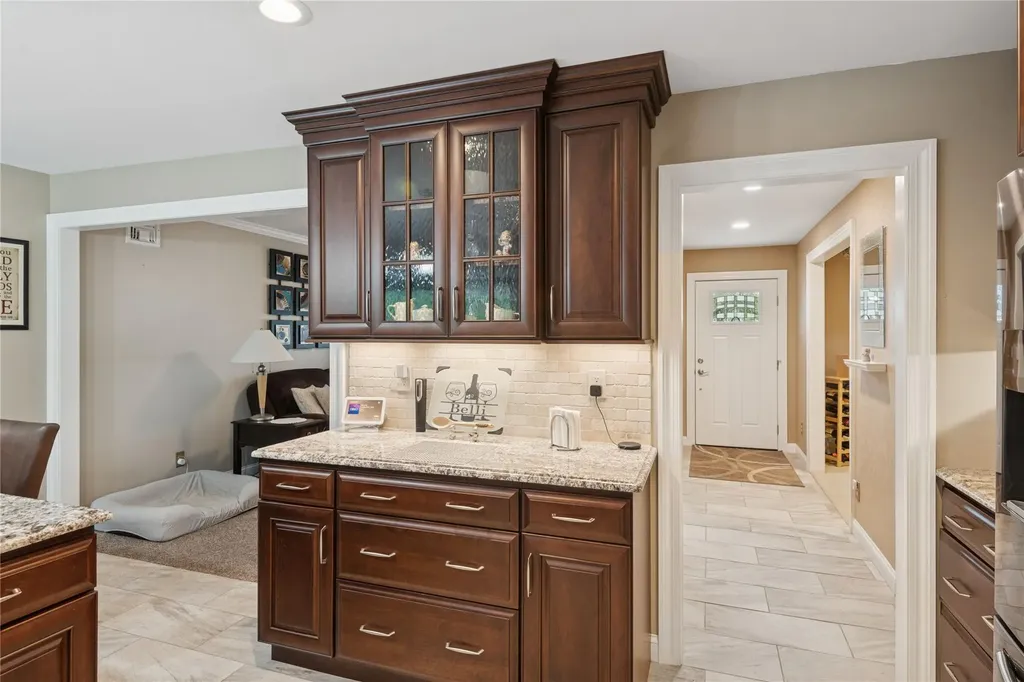11 Greenfield Lane Commack NY 11725