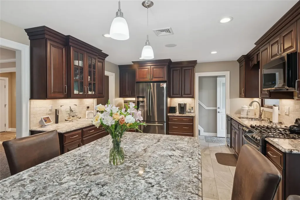 11 Greenfield Lane Commack NY 11725