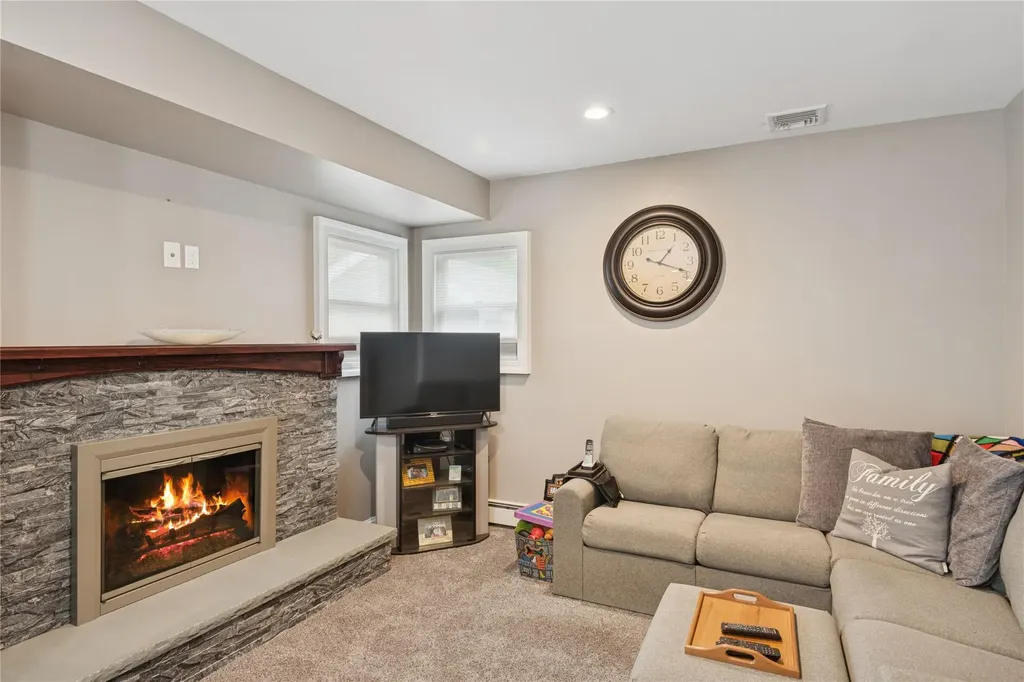 11 Greenfield Lane Commack NY 11725