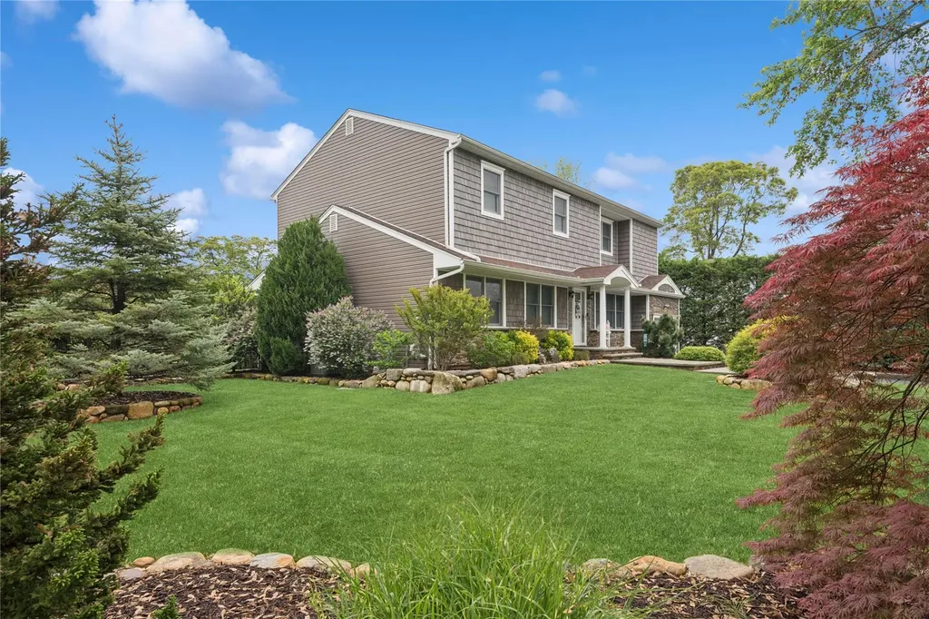11 Greenfield Lane Commack NY 11725