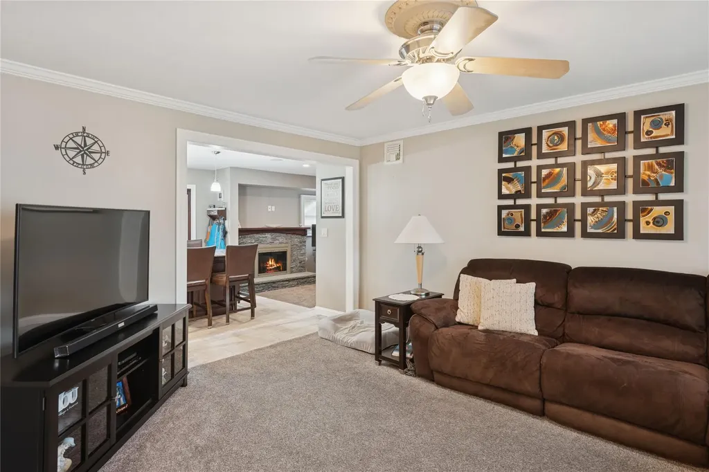 11 Greenfield Lane Commack NY 11725
