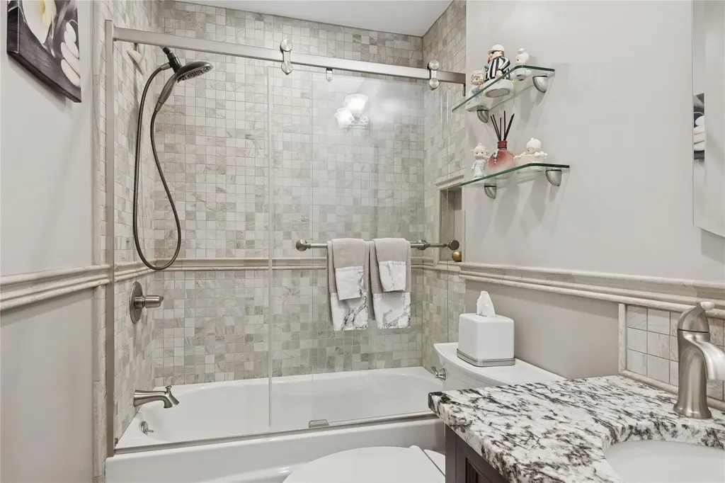 11 Greenfield Lane Commack NY 11725
