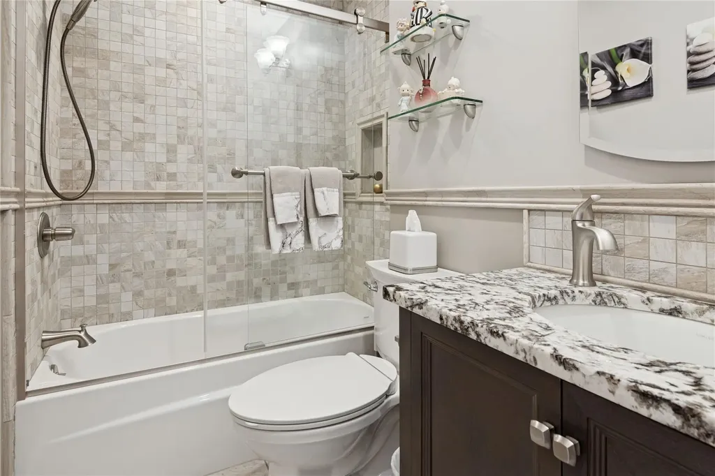 11 Greenfield Lane Commack NY 11725