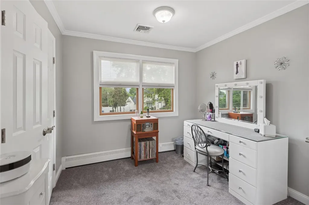 11 Greenfield Lane Commack NY 11725