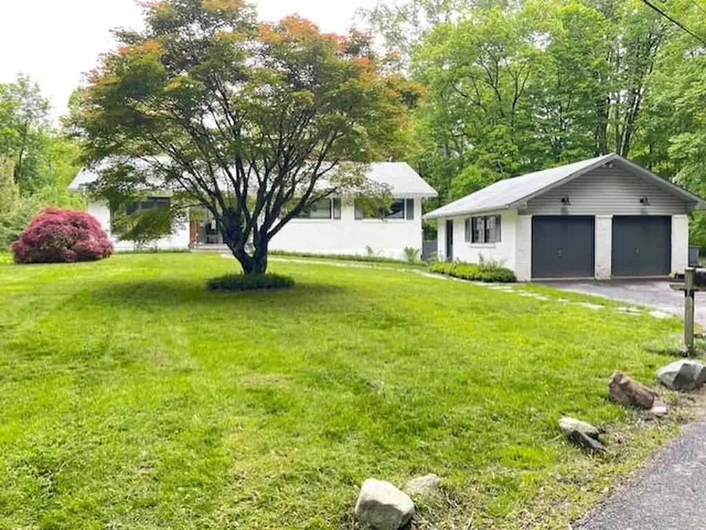 25 White Road Putnam Valley NY 10579