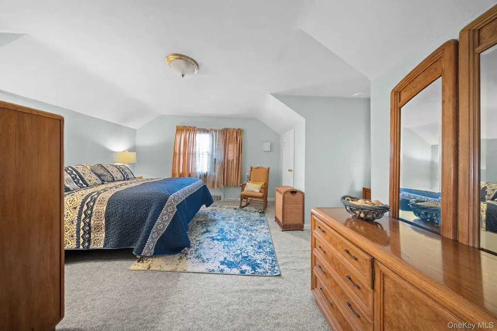 2816 215th Place Bayside NY 11360