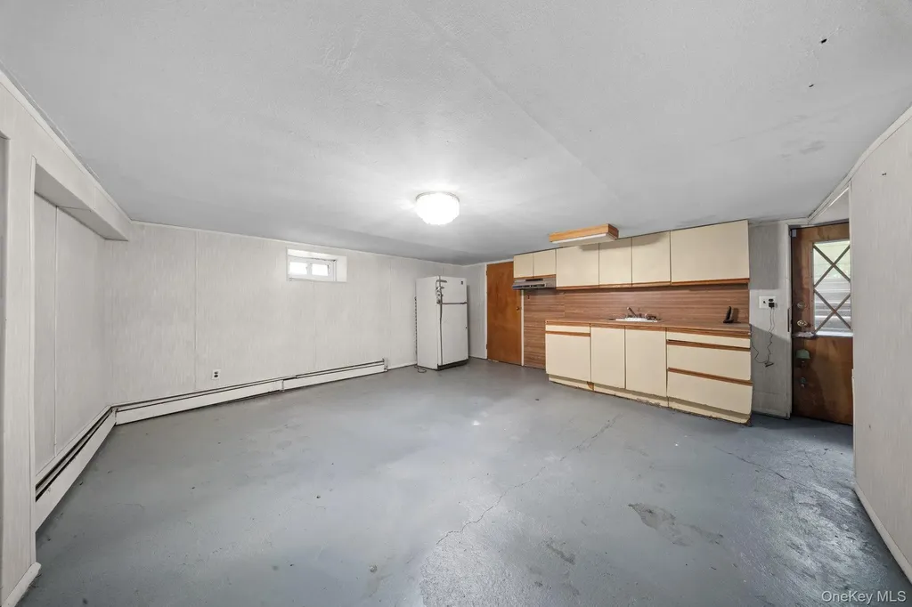 2816 215th Place Bayside NY 11360