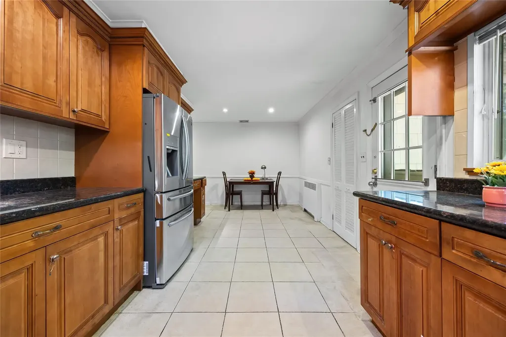 1 Talbot Drive Great Neck NY 11020