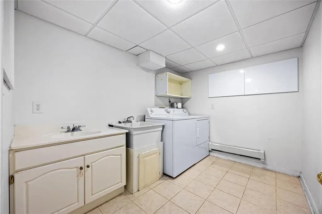1 Talbot Drive Great Neck NY 11020