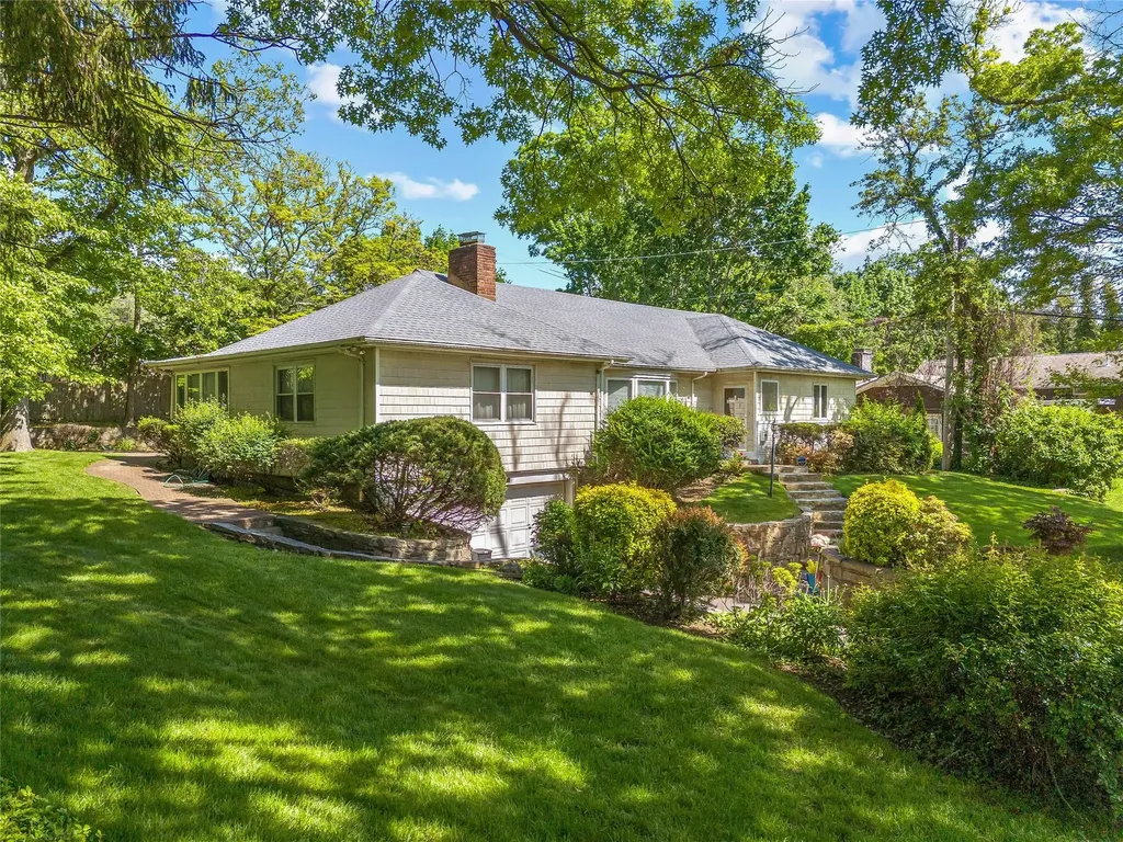 1 Talbot Drive Great Neck NY 11020