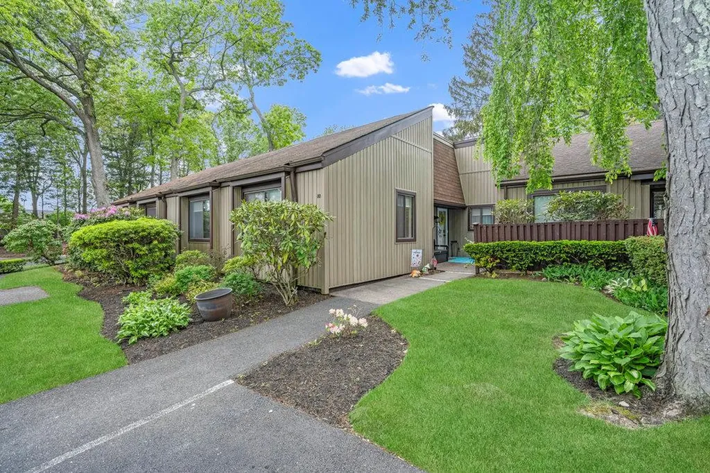 80 Strathmore Gate Drive Stony Brook NY 11790