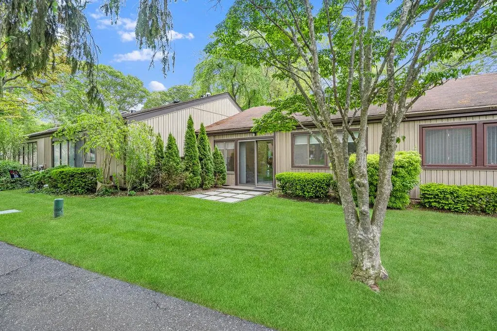 80 Strathmore Gate Drive Stony Brook NY 11790