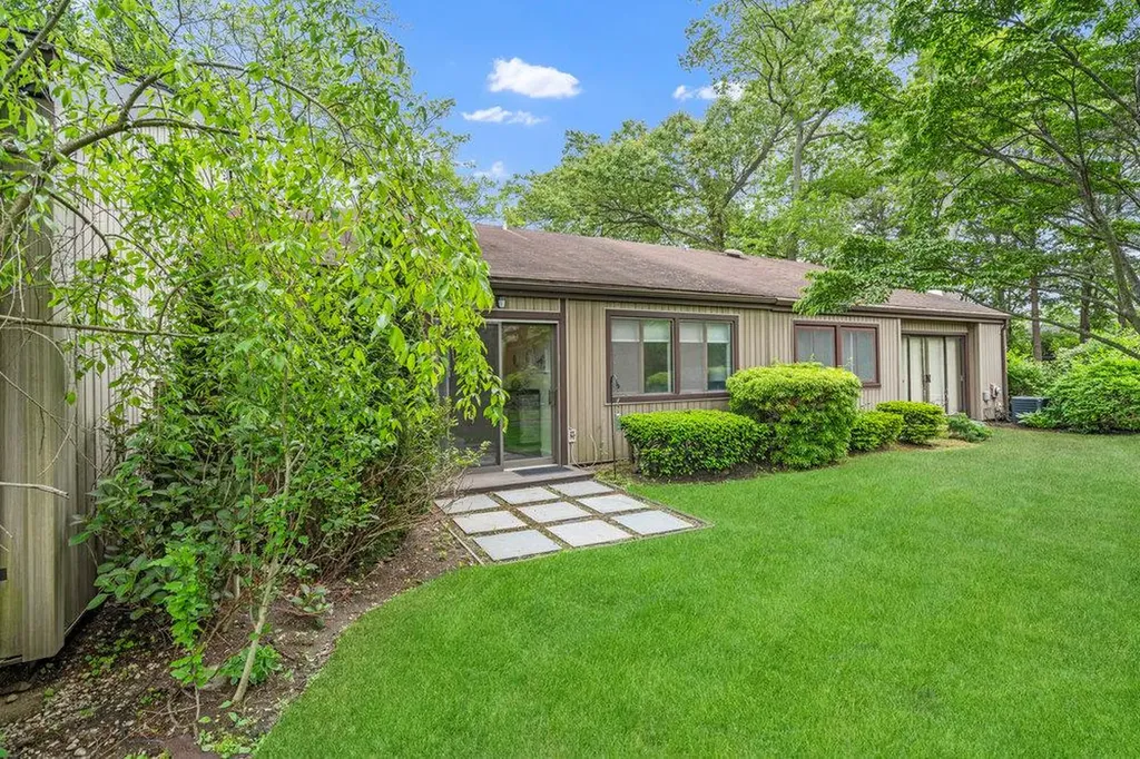80 Strathmore Gate Drive Stony Brook NY 11790