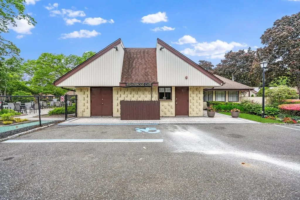 80 Strathmore Gate Drive Stony Brook NY 11790