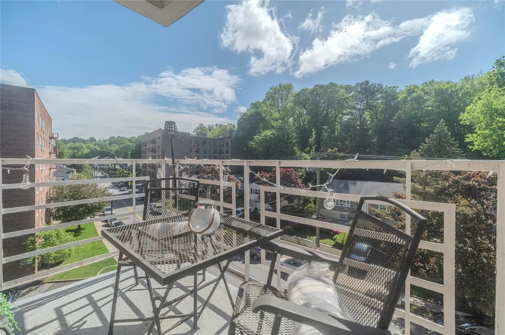 679 Warburton Avenue Yonkers NY 10701