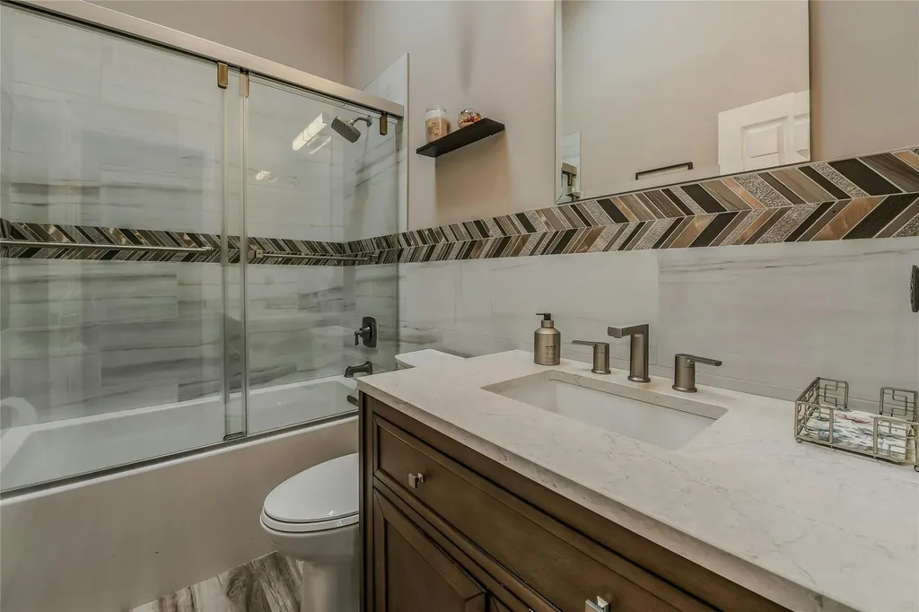 10 Garretson Avenue Islip NY 11751