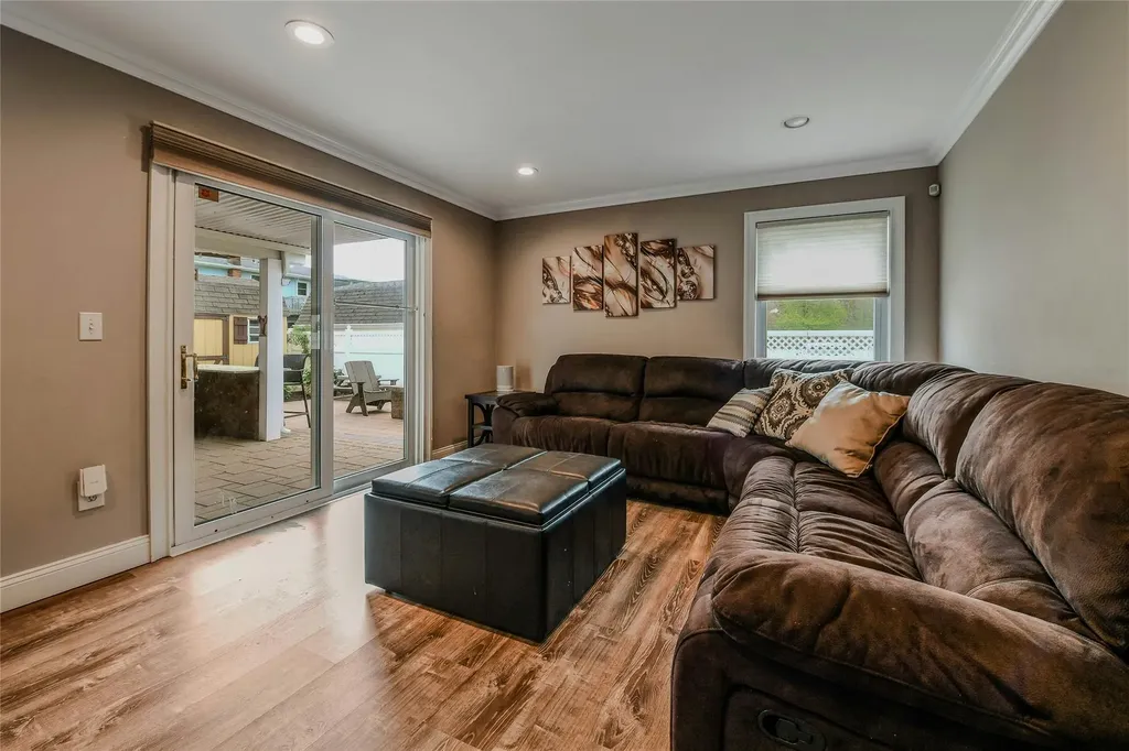 10 Garretson Avenue Islip NY 11751
