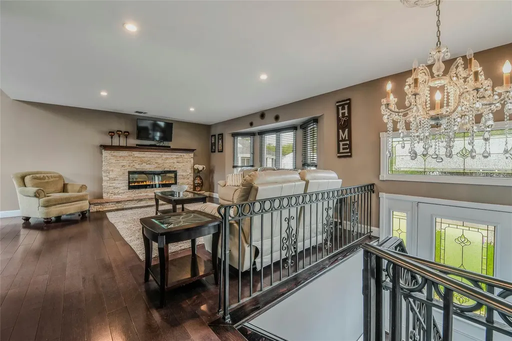 10 Garretson Avenue Islip NY 11751