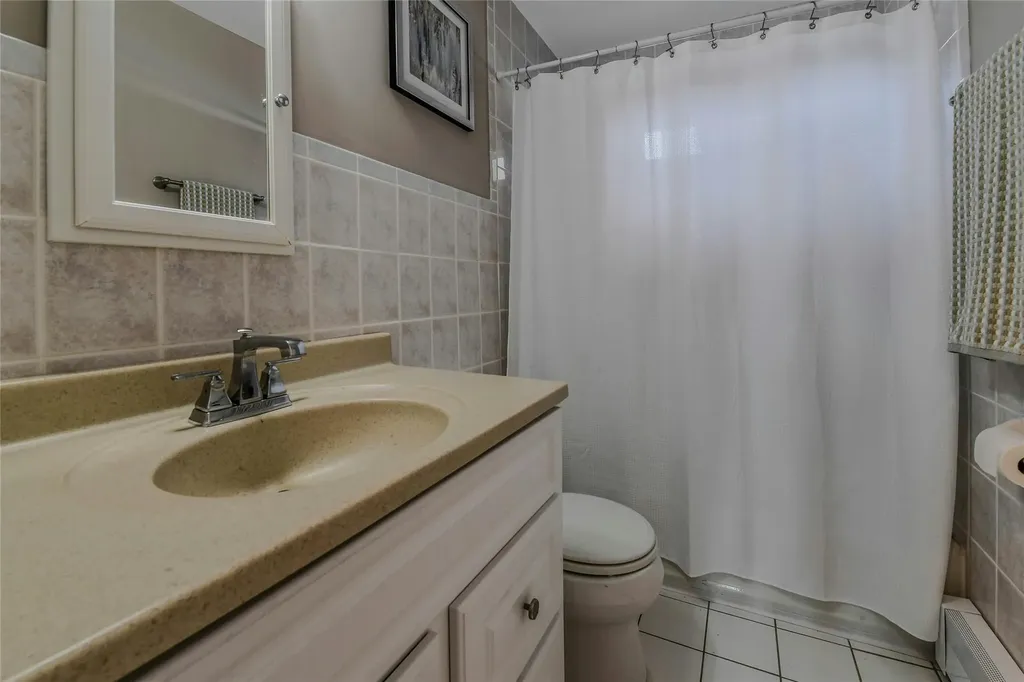 10 Garretson Avenue Islip NY 11751