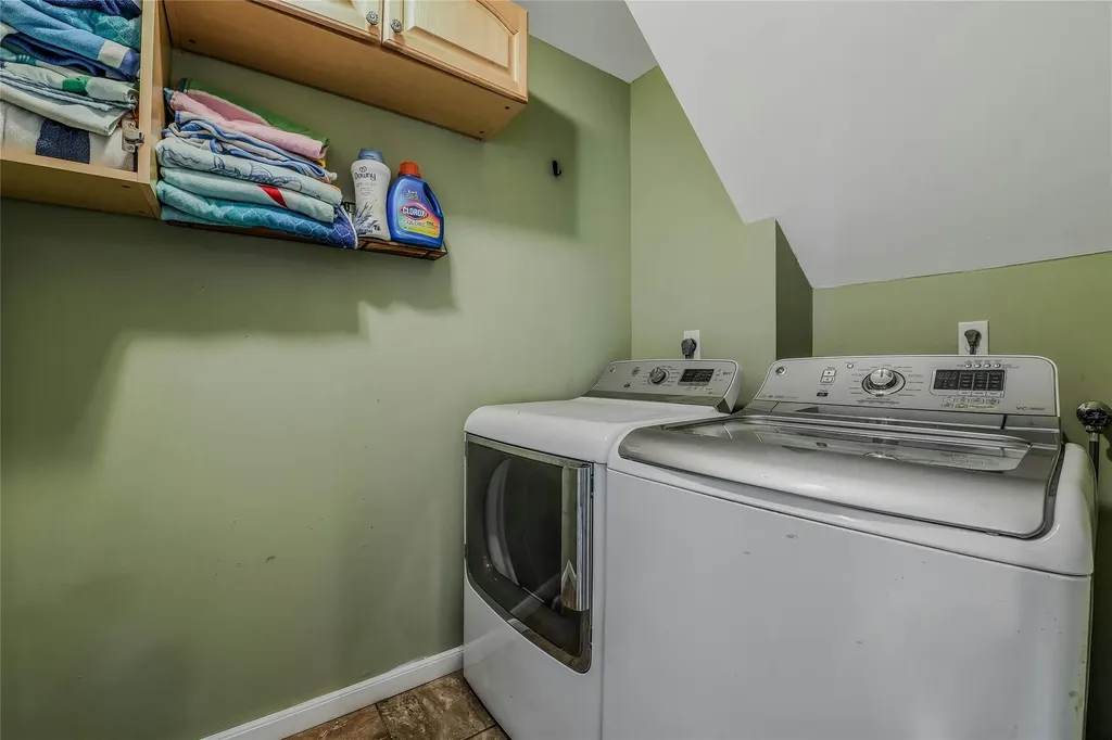 10 Garretson Avenue Islip NY 11751