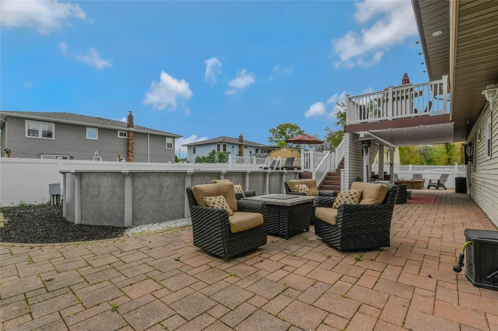 10 Garretson Avenue Islip NY 11751