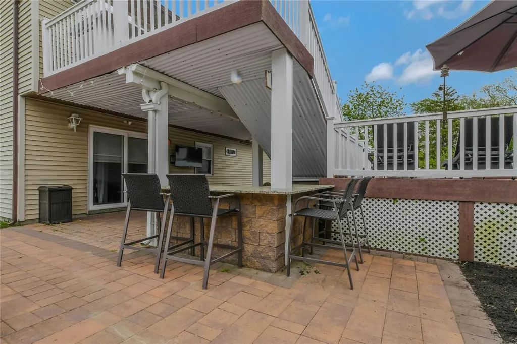 10 Garretson Avenue Islip NY 11751