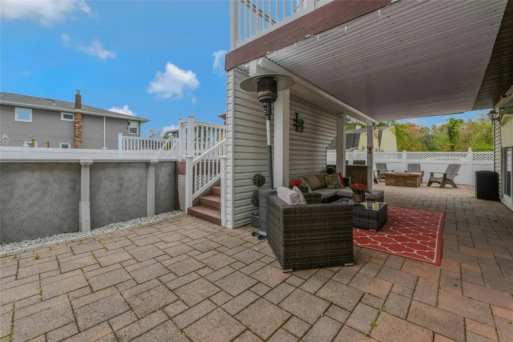 10 Garretson Avenue Islip NY 11751