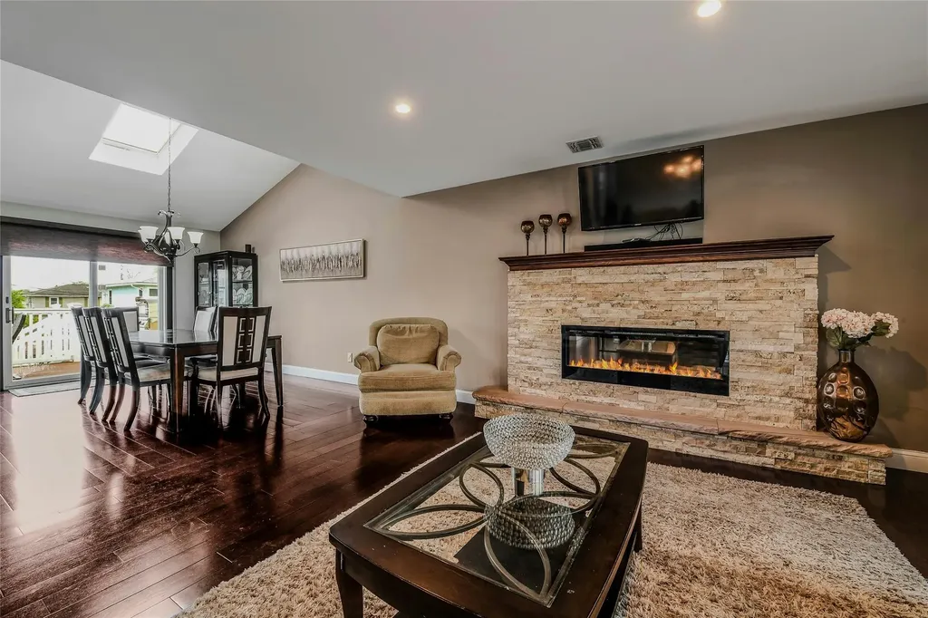 10 Garretson Avenue Islip NY 11751