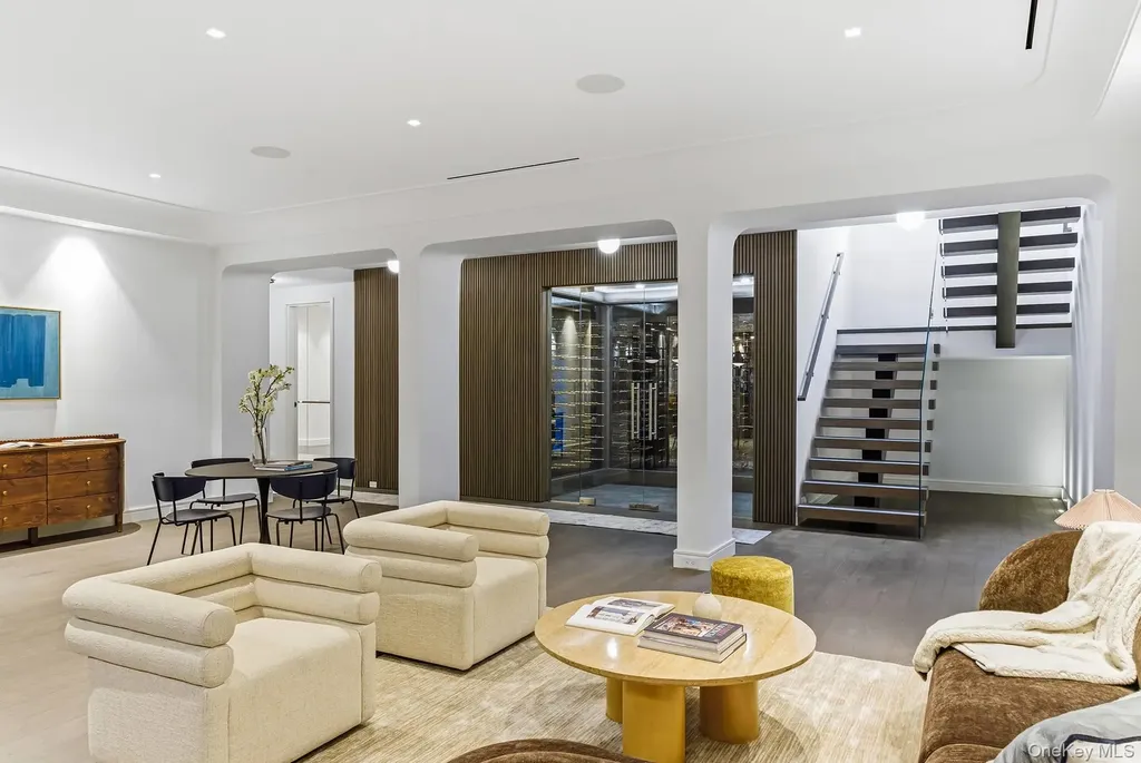 43 Old Orchard Lane East Hampton NY 11937