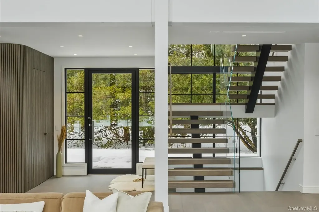 43 Old Orchard Lane East Hampton NY 11937