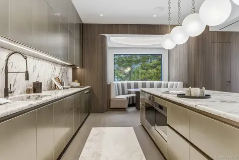 43 Old Orchard Lane East Hampton NY 11937