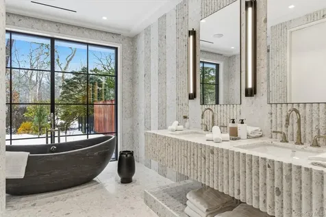 43 Old Orchard Lane East Hampton NY 11937
