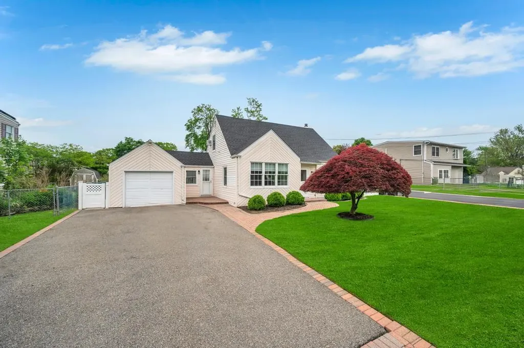 132 Foster Boulevard Babylon NY 11702