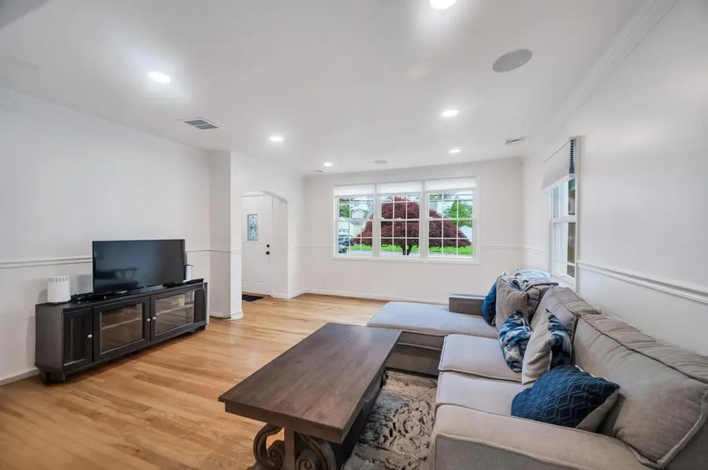 132 Foster Boulevard Babylon NY 11702