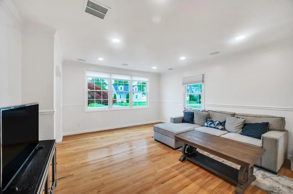 132 Foster Boulevard Babylon NY 11702