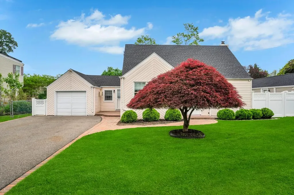 132 Foster Boulevard Babylon NY 11702