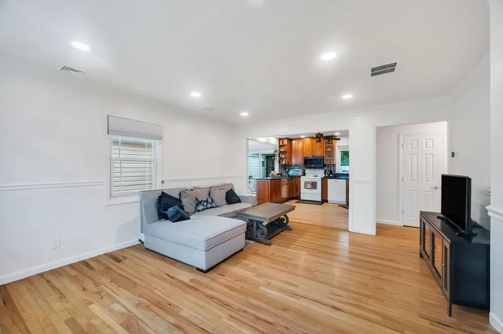 132 Foster Boulevard Babylon NY 11702