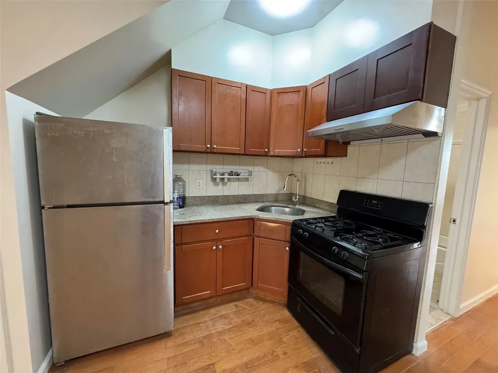 454 58th Street Brooklyn NY 11220