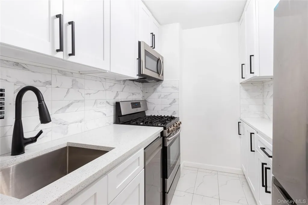 2500 Johnson Avenue Bronx NY 10463