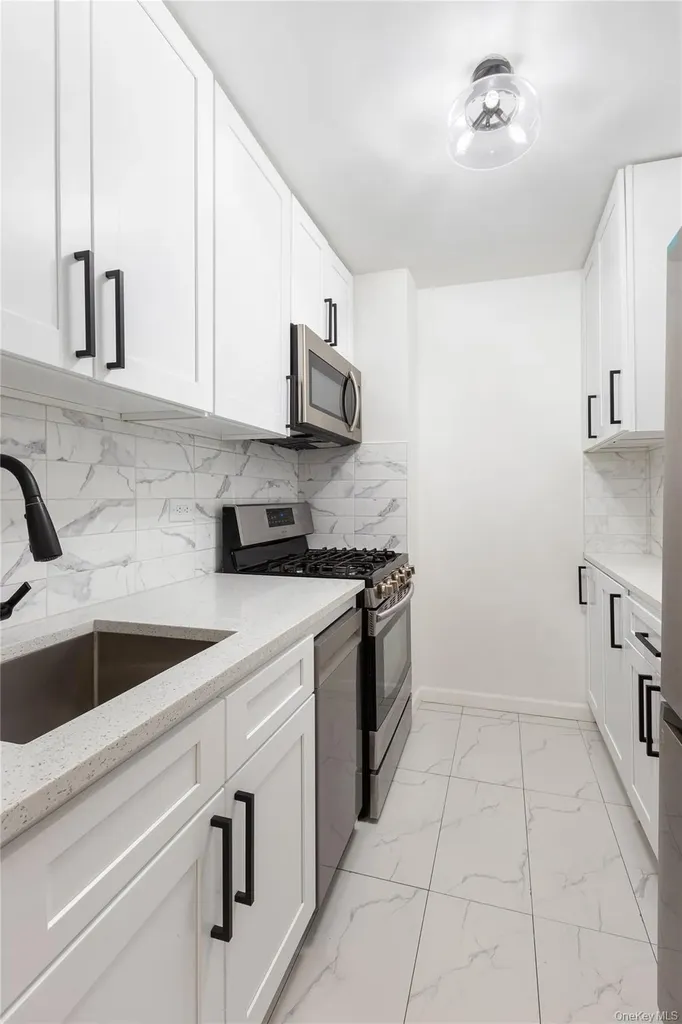 2500 Johnson Avenue Bronx NY 10463