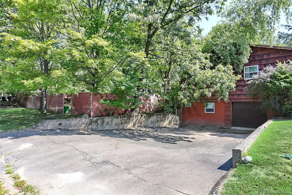 20 Crestview Terrace Monsey NY 10952