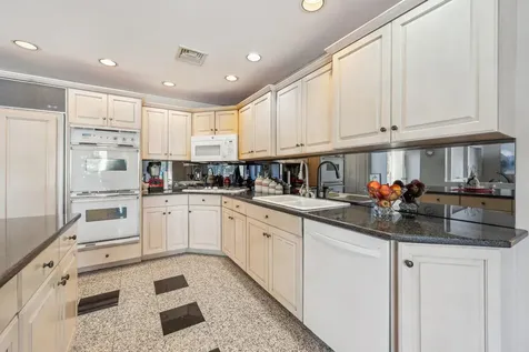 1 Deforest Court West Nyack NY 10994