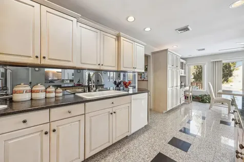 1 Deforest Court West Nyack NY 10994