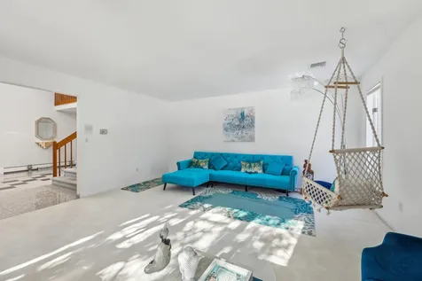 1 Deforest Court West Nyack NY 10994