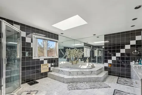 1 Deforest Court West Nyack NY 10994