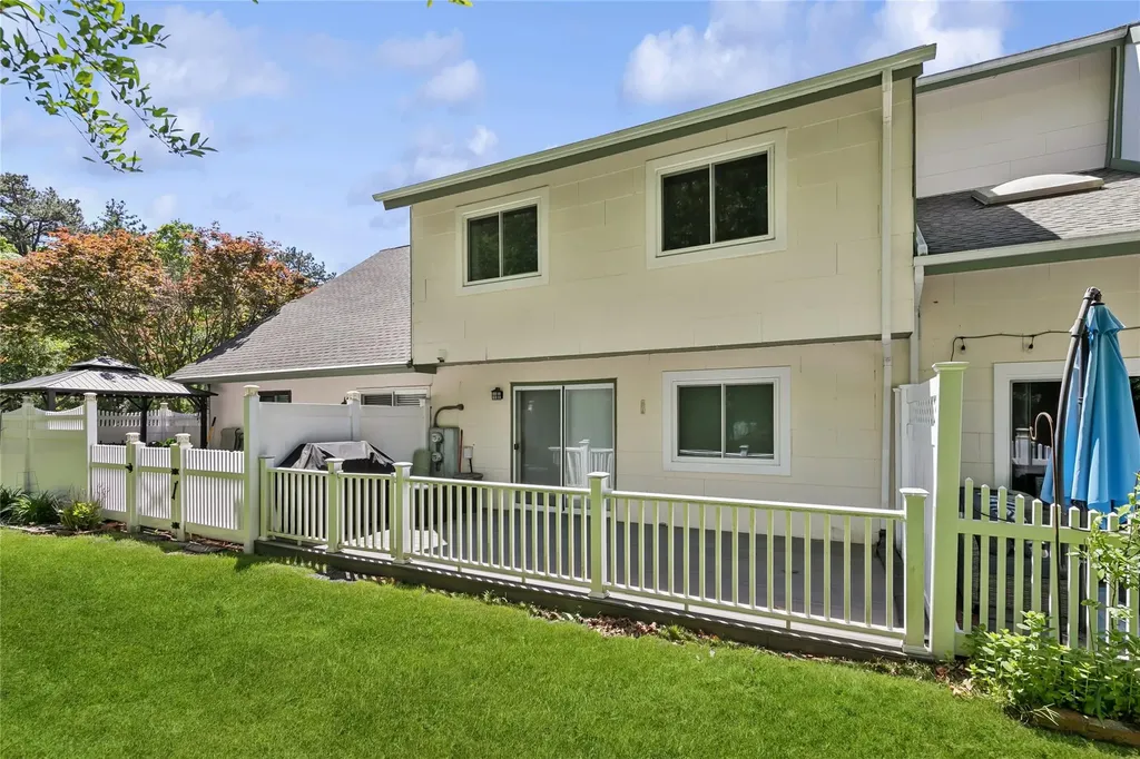 99 Drexelgate Court Middle Island NY 11953