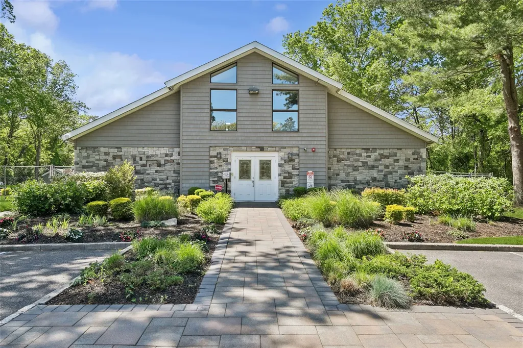 99 Drexelgate Court Middle Island NY 11953